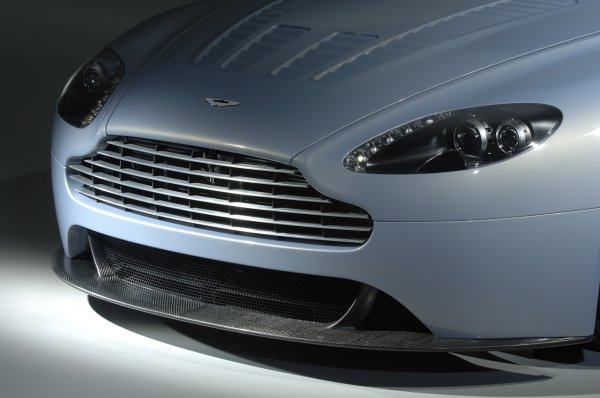 Aston Martin V12 Vantage RS Concept 