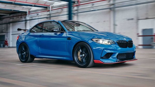 Най-мощното M2 беше M2 CS с 450 конски сили, но малцина знаят, че BMW M едновременно работи и върху M2 CSL. Проектирана да подобри представянето на M2 Competition, версията M2 CSL имаше същото количество конски сили и 550 Нм въртящ момент. Те задвижват лек двуместен автомобил със седалки, ролбар, централна конзола от CFRP, карбонов заден спойлер и карбоново-керамични спирачки. 