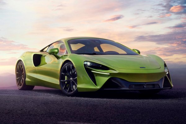 Както вече споменахме, JATO не води статистика за продажбите на McLaren. Посоченото тук число е от последния междинен отчет на британския производител и се отнася само за първите три месеца. Освен това не дава разбивка по отделни модели. Все пак и McLaren е на път да счупи собствения си рекорд за годишни продажби, с 695 доставени автомобила в световен мащаб само за първата четвърт на годината. 
