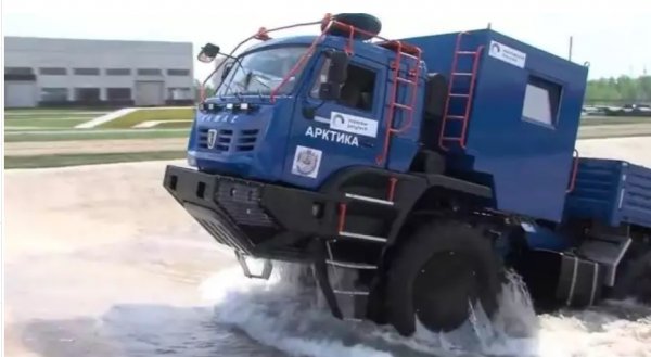 Представеният преди две години КАМАЗ-6345-3101. Не е толкова екстремен като 8х8 Арктика...