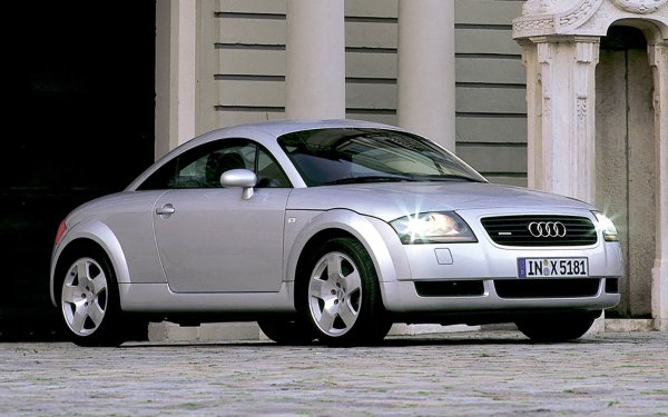 Може да ви се ст,ува странно, че спортна кола с турбомотор попада в подобен списък за коли с голям пробег и възраст над 20 години. В случая става въпрос за първото поколение с предно предаване и 1,8-литров двигател, чиято турбина е по-проста от съвременните си аналози. Преди появата на DSG на модела се поставяше надеждната автоматична скоростна кутия Tiptronic.