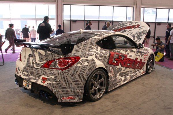 Hyundai Genesis Coupe от GReddy