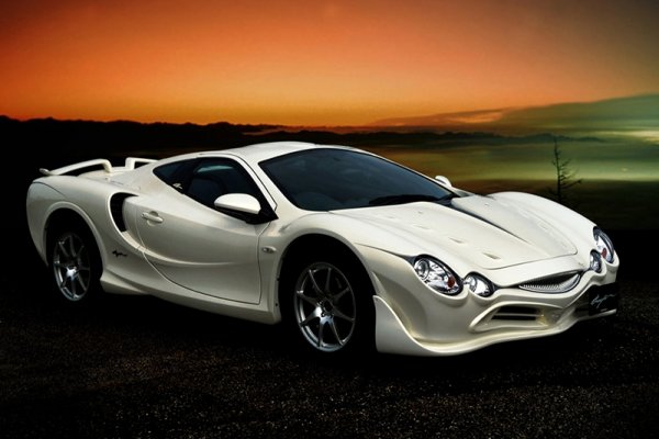 За тази машина казват, че е "нарисувана от сляп дизайнер". Тя не може да бъде определена нито като красива, нито като бърза, дори обратното. Японците, незнайно защо, са решили, че ако поставят 3,1-литров V6 от Toypta Camry на Orochi, това ще бъде успешен ход. Според мнозина, това дори не е суперкола. 