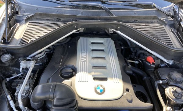 Заключение: луксозен кросоувър, който предлага отлично возене и богато оборудване, но дизеловите двигатели от това поколение са твърде скъпи за ремонт.