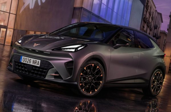 Електрическият хечбек Cupra Raval, конфигуриран с батерия от 52 kWh и електрически двигател с мощност 211 к.с., може да измине до 8,58 км с един kWh електроенергия, постигайки максимален пробег от 446 км.