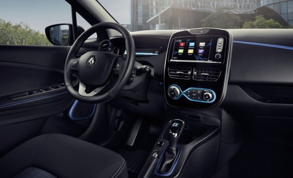 Цена като нов през 2017: 22 670 лири
Цена след три години: 12 037 лири 
Загубена стойност: 10 633 лири
