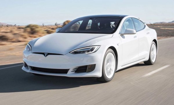 Цена като нов през 2017: 60 000 лири
Цена след три години: 43 981 лири 
Загубена стойност: 16 019 лири
