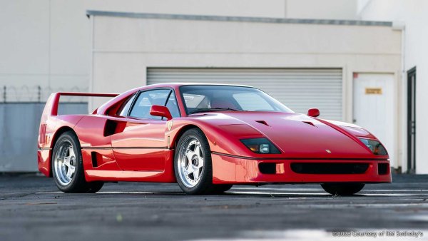 Оценка: 1 800 000-2 000 000 долара

Това Ferrari F40 е доставено през 1991 г. във Висбаден на купувач от Нюрнберг. От 2017 г. спортната кола от 80-те години е собственост на жители на Калифорния. Колата е с оригинален двигател и има пробег от 45 000 км.