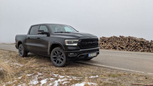 ФИНАЛИСТИ:
Ford Explorer
Jeep New Compass
Range Rover
RAM 1500
Subaru Outback

Тук кандидатите са общо пет и няма отпаднали в първото гласуване. 

