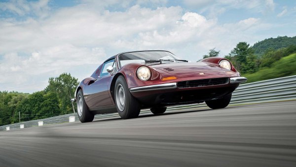 Постоянно оценявано като едно от най-великите Ferrari-та, правени някога, Dino 246 добави допълнителна мощност към впечатляващого Dino 206. Неговият 2,4-литров V6 предла 192 к.с., въпреки че американските купувачи трябваше да се задоволят със 175 к.с. Цените на Dino 246 в САЩ със сигурност не са ниски, като колите в отлично състояние струват поне 366 000 долара. Въпреки че това може да звучи скъпо, в сравнение с други Ferrari от същата епоха, Dino е отлична сделка. 