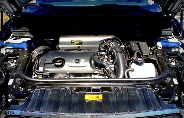 Проблеми: счупена ангренажна верига дори при малък пробег; коксуване на клапани; повреди в горивната система; изтичане на масло.

Този двигател е инсталиран на Peugeot, Citroën, Mini Cooper. Изглежда, че модерен турбо двигател - но реалността показа, че без честа и скъпа поддръжка той бързо "умира". Често "изважда" турбината от строя или уврежда главата на цилиндъра.
