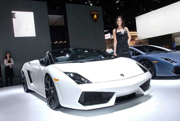 Момичетата на автосалон Детройт 2009