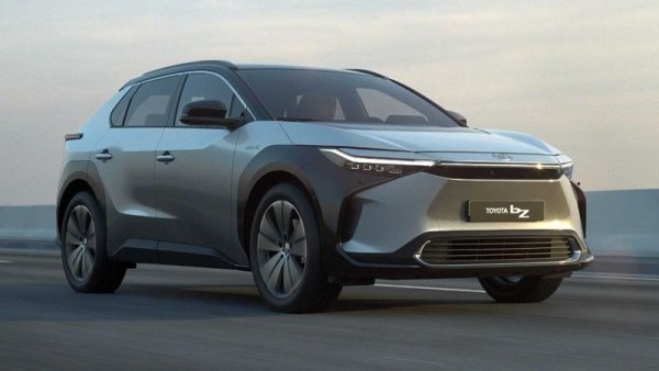 След неизбежното свиване покрай локдауните през 2020, продажбите на Toyota са се увеличили с близо 11% през календарната 2021, и достигат 9.615 милиона автомобила за марките Toyota и Lexus. Още около 880,000 идват от другите марки, които са част от групата - 725,000 от Daihatsu, и 155,000 - от Hino. 
