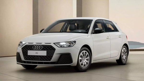 Жизненият цикъл на Audi A1 е към своя край и най-евтиният модел на марката няма да има наследник, тъй като в Инголщад се стремят да станат по-премиум. Базовият вариант за Германия струва 23 000 евро, като за тях купувачът получава халогенни фарове, 16-цолови стоманени джанти и 5-степенна ръчна скоростна кутия. Има и редица пластмасови детайли, с който купувачите на Audi определено не са свикнали.