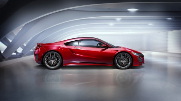 Серийната Acura NSX