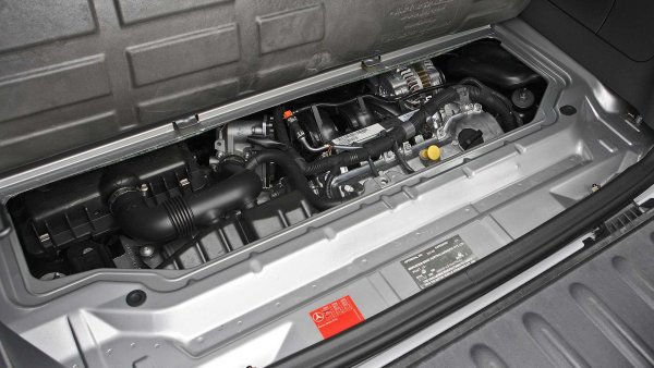 Двигателят Mitsubishi 3B21 е познат също и като Mercedes M132 E10 в атмосферната си версия. В турбоварианта, агрегатът носи индекса M132 E10 AL и се използва основно в компактните модели на Brabus. В различните версии, мощността на микроколите е между 61 и 100 к.с.