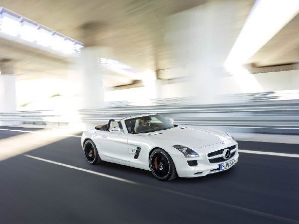  Mercedes-Benz SLS AMG Roadster