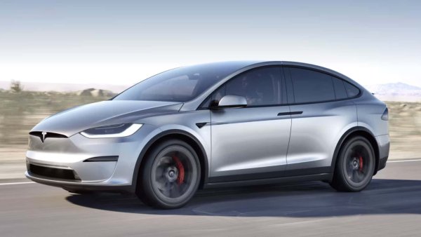 Tesla Model X е един от най-старите електромобили, които се продават в момента. Промотираните цени и изоставащото търсене означават, че кросоувърът е на стойност по-малко от половината от цената си като нов (-53 450 долара). Добра сделка за тези, които не се притесняват от имиджа на Tesla.