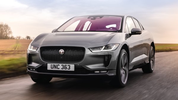 I-Pace е един от първите електромобили от традиционен автомобилен производител, който да съперничи на Tesla, но странната му форма и липсата на маркетинг от Jaguar означават бавни продажби. Сега спецификациите му са далеч зад други предложения за електромобили. А спадът в цената му спрямо нов е близо 52 000 долара.
