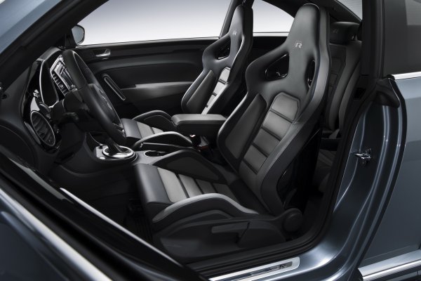 Лос Анджелис 2011 - Volkswagen Beetle R