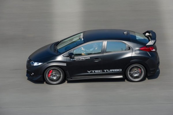 Honda Civic Type R по време на тестове 