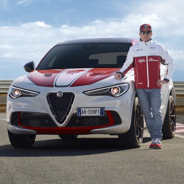 След като печели титлата през 2007 година любимецът на феновете Кими Райконен получи специално проектиран Fiat 500, в чиято разработка са участвали и специалисти от Ferrari. Финландецът ползваше често хечбека, но откакто кара за Alfa Romeo предпочита кросоувъра Stelvio, като разполага (напълно естествено) с топ-версията с 2,9-литров V6, развиваща 510 к.с.