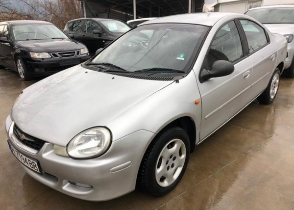 Един американец, но нов внос от Италия. С двулитров бензинов мотор със 132 коня и ръчни скорости. Пробег - 139 982 км. Климатик. 
