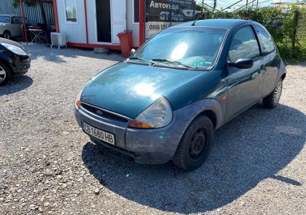 Произведена през 1998, но само с 97 000 км пробег (което прави по около 4400 на година). Двигателят е атмосферен 1.3 с мощност 60 конски сили и с ръчни скорости. 
