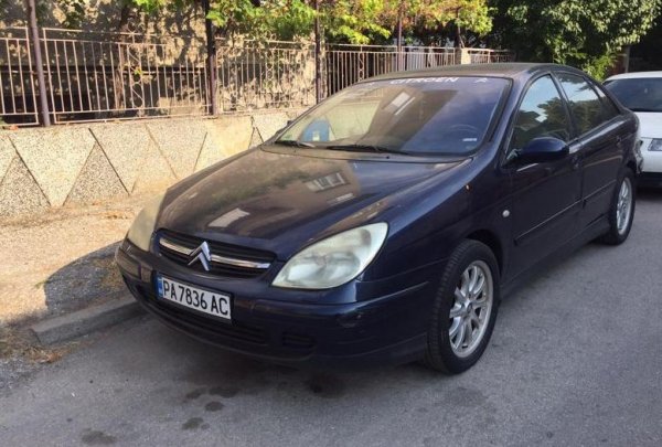 Произведена през 2001 година, с 350 000 км пробег. Дизеловият двигател развива 133 конски сили мощност. Колата е с ръчни скорости, но с доста екстри - не само климатроник, но и подгряване на седалките. 
