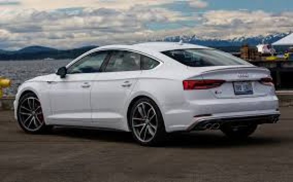 Най-често нарушение - при 33% от случаите, завършили с катастрофа с този модел, е установено преминаване на червен светофар.