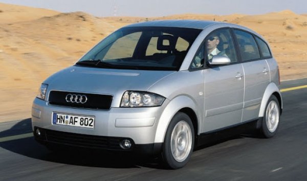 Цена: 3250 евро

Пробег: 141 000 км

Алуминиевата каросерия на Audi A2 определено изпревари времето си, тъй като заради високите производствени разходи оскъпи значително модела и доведе до неговото спиране. Сега повечето предлагани екземпляри са с огромен пробег, но конкретно при този изминатите километри са напълно приемливи. Добавете кожена тапицерия и отопляеми седалки, които също могат да ви изкушат.