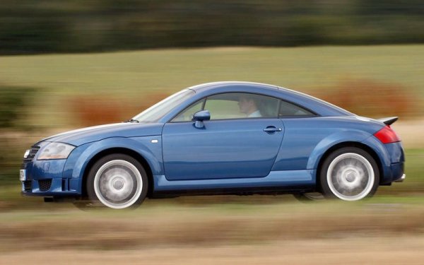 Цена: 3890 евро

Пробег: 152 000 км

Тези модел се предлага като роудстър или купе, като клиентът може да избира между 1,8- и 3,2-литров двигател. В случая офертата е за версията с мотор 1.8T 225 (купе), което означава, че автомобилът ще може да се използва целегодишно. Освен това той предлага надеждност, икономичност и производителност.