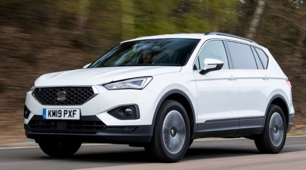 Испанската марка създаде истински хит сред SUV-моделите, съчетавайки подходящо за семейството пространство и гъвкавост със спортна динамика. Tarraco използва същата платформа MQB като своя чешки братовчез Kodiaq. Това го прави също толкова практичен, като се предлага се опция за задвижване на четирите колела,.

Гамата двигатели донякъде страда от липсата на електрифицирани опции. Като цяло обаче, Tarraco е доказателство, че да имаш семейство не означава, че трябва да жертваш стил или удоволствие от шофирането. 