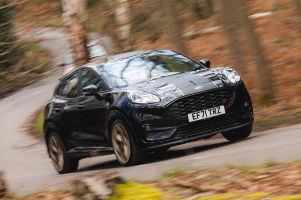 Не само, че Ford Puma ST е един от най-вълнуващите SUV на паза, той е и изключително практичен, предлага се с богато оборудване и превъзхожда всичките си основни конкуренти като цена. С други думи, Puma ST е класически мощен автомобил от Ford - бърз, забавен и на фантастична цена. 