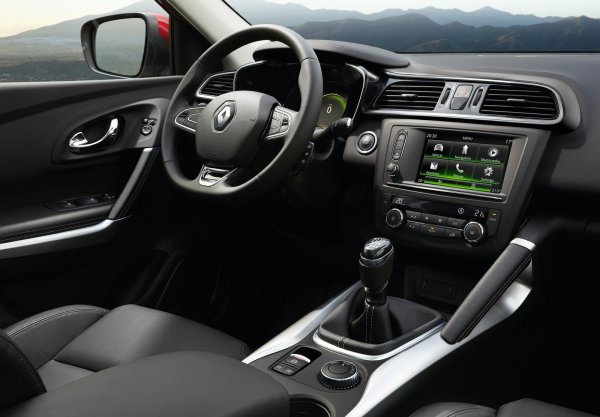 Плюсове - просторен интериор, по-голям багажник от родния Nissan Qashqai и безшумни бензинови двигатели.

Минуси - проблеми с качеството на интериор, сравнително ниска надеждност и слаби спирачки.
