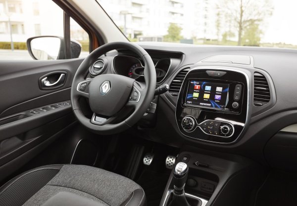 Плюсове - практичен интериор, впечатляващ финес и добро оборудване.

Минути - лошо качество на интериора преди фейслифта, слаба производителност на някои мотори и малко място за краката на втория ред.
