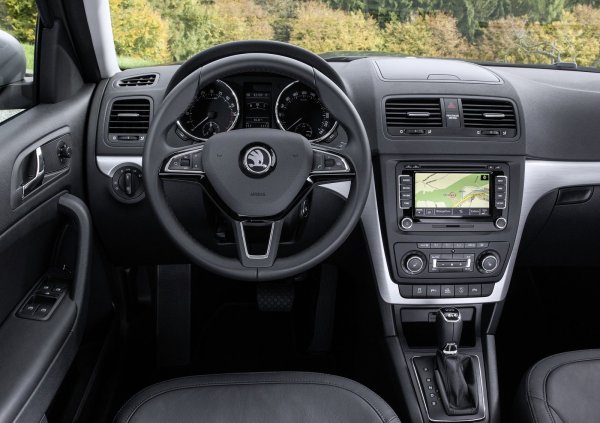 Плюсове - забавен за шофиране,  просторен интериор и нисък разход на гориво при някои версии.

Минуси - твърде много вятър и шум от пътя, неприятно усещате при движение по лоша повхърност и трудно свалящи се задни седалки.
