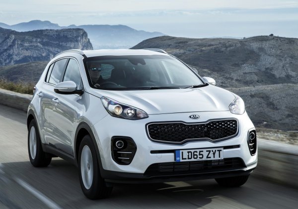 Предишното поколение Sportage предлага просторен и практичен интериор, перфектен за семейства, като сега може да се намари на атрактивна цена. Вярно е, че Sportage не е толкова привлекателен за шофиране като някои от своите конкуренти, но той превъзхожда повечето от тях в толкова много други области, че е достоен победител тук. Това е наистина добър SUV с привлекатален външнен  вид, който би трябва да ви осигури много години практично и надеждно шофиране.
