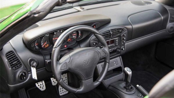 В интериора RUF 3400S също има специфични елементи, като седалките от 911 GT3, кожената тапицерия и електрически задвижвания покрив, който се разгръща само за 12 секунди. Този модел е представен през 1999 г. и по-късно RUF показва негова еволюция, наречена 3600S, чийто двигател има по-голям работен обем.