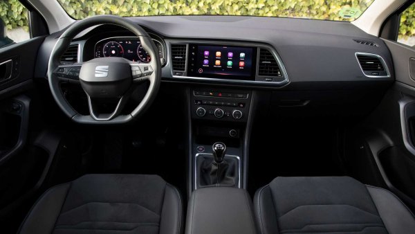 Първите бройки са от 2016 г., а през 2020 г. Ateca претърпя фейслифт, който подобри дизайна му и добави някои опции в оборудването.