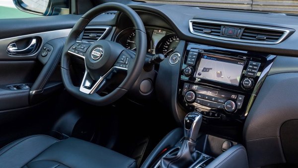 Трябва да се отбележи, че някои версии могат да имат задвижване на всички колела или автоматична скоростна кутия. 