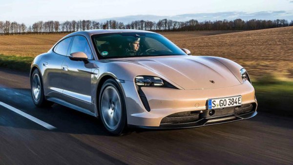 Към момента Taycan е най-продаваният модел на Porsche в Обединеното кралство, въпреки че цените му са доста сериозни – започват от 75 000 лири и достигат до 140 000. В гамата на модела влязоха две комбита -  Sport Turismo и Cross Turismo, които го направиха още по-привлекателен. Според мнозина, именно Taycan се приближава най-близко до електрическа спортна кола (ако не броим хиперколите на ток). Въпреки тези 2,3 тона, които тежи, Taycan се представя на пътя като истинско Porsche и това е най-голямото му предимство. 