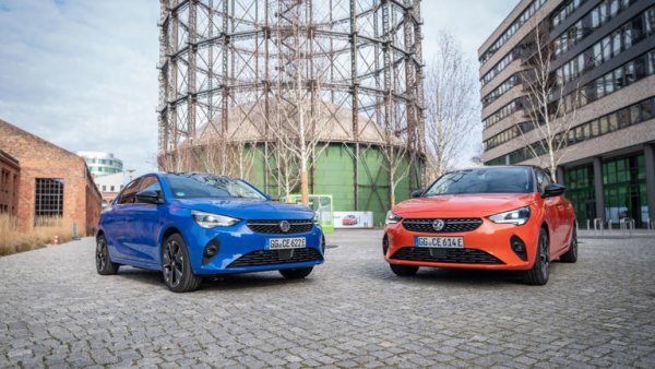 Това е електрическа кола за масите, като при нея няма излишни украшения, но не са правени и компромиси. На външен вид тя почти не се различава от стандартната Corsa и макар, че не е чак толкова евтина, си остава едно от изгодните предложения на пазара. При пробег от 360 км клиентът получава и доста широк списък с оборудване още при базовия модел, така че похарченине пари си заслужават.