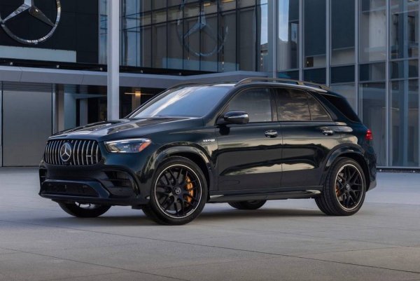 Къде се прави: Ванс, Алабама
Стартова цена: $131,950
Уж класацията бе за американски автомобили - но GLE е тъкмо това, не само произвеждан в Алабама, но и с развойна дейност и дизайн, изнесени в Америка. Обикновеният GLE ценово не попада в този Топ 15, но най-мощната AMG версия спокойно се вмества. Но пък и дава доста за парите ви, като се започне от снабдения с туин турбо V8 с над 600 коня мощност. Благодарение на него, тази грамада минава драг дистанцията от четвърт миля за точно 13 секунди. 
