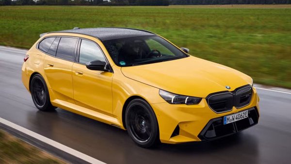 Двигател &ndash; 4.4-литров V8 с двойно турбо PHEV (S68)

Мощност - 725 к.с.

Въртящ момент &ndash; 1000 Нм

Задвижване &ndash; AWD

Скоростна кутиия - 8-степенна автоматична
