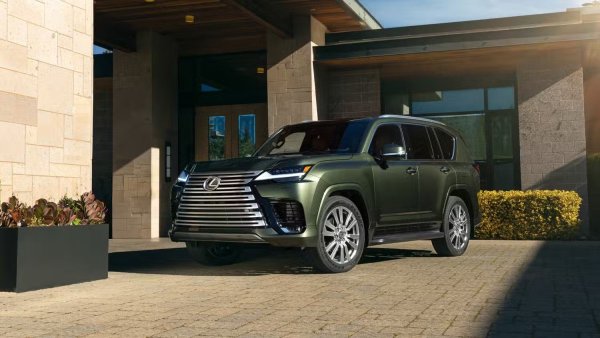 Двигател &ndash; 3.4-литров V6 двойно турбо хибрид 

Мощност - 460 к.с.

Въртящ момент &ndash; 790 Нм

Задвижване &ndash; AWD

Скоростна кутия - 10-степенна автоматична
