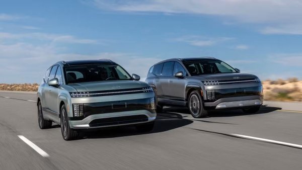 Батерия &ndash; 110.3 KWh

Мощност - 215 к.с. /303 к.с. / 422 к.с.

Въртящ момент &ndash; 350 Нм / 605 Нм / 700 Нм

Задвижване - RWD / AWD
