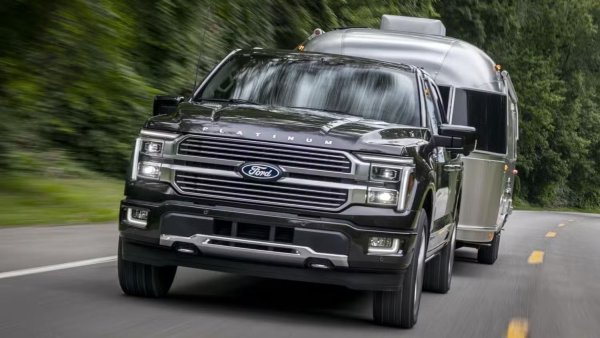 Двигател &ndash; 3.5-литров V6 бензинов хибрид с двойно турбо 

Мощност - 430 к.с.

Въртящ момент &ndash; 772 Нм

Задвижване &ndash; 4х4

Скоростна кутия &ndash; 10-степенна автоматична
