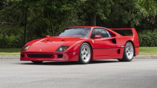 Това е една от общо 78 бройки от модела, доставени във Великобритания. Неин първи собственик е бил сър Пол Вестей, който е автомобилен състезател, известен с любовта си към италианската марка. В гаража му има и Ferrari 250GT SWB.