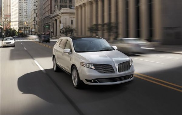 Lincoln MKT - поевтиняване с 49,0%
